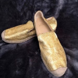 Stuart wheitzman metallic shoes